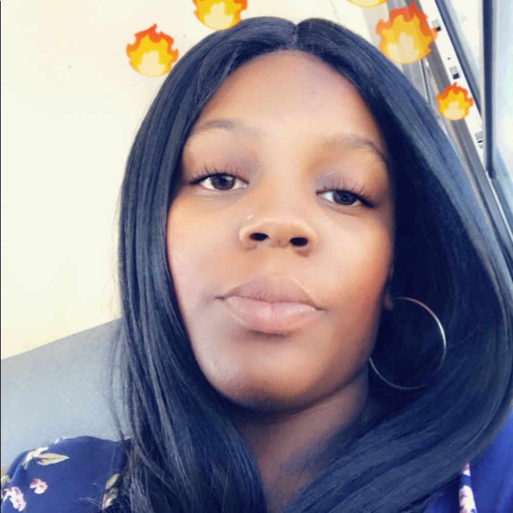 Meet your Posher, Courtney